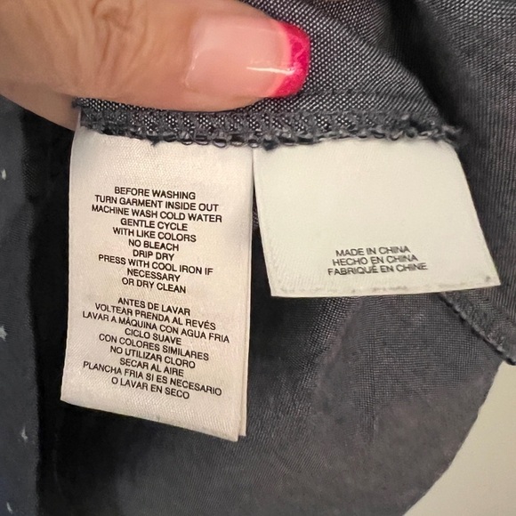 ANNE KLEIN M Chambray Denim Zip-Front Top - Picture 5 of 10